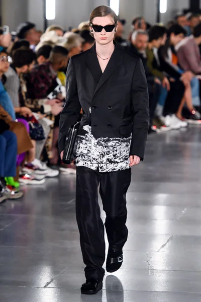Look 8